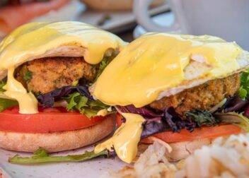Crab cake Benedict