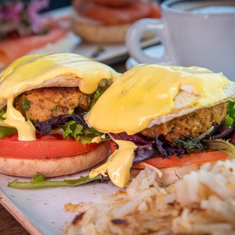 Crab cake Benedict