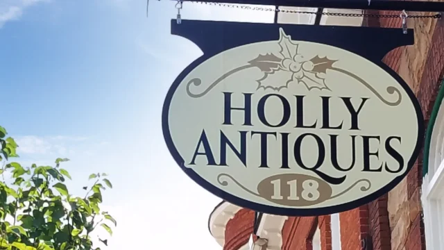 holly_antiques_home_mi.webp