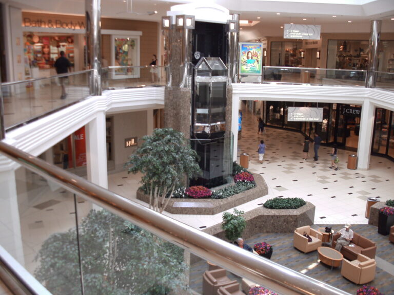 Interior of Twelve Oaks Mall in July 2011